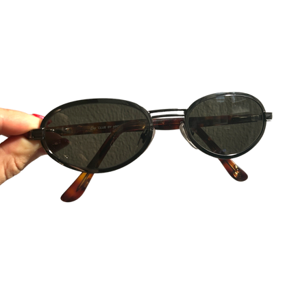 90s Frame Oval Sunglasses