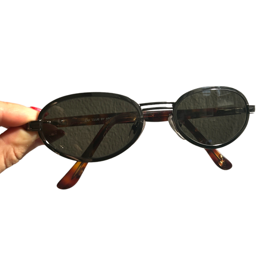 90s Frame Oval Sunglasses